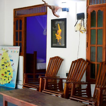 Tourist Holiday Inn Dambulla Exterior photo